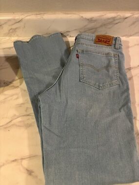 Levi's 725 high rise bootcut jeans